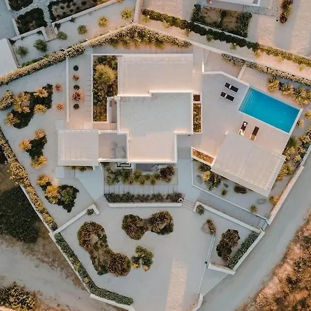 Dia, Villa